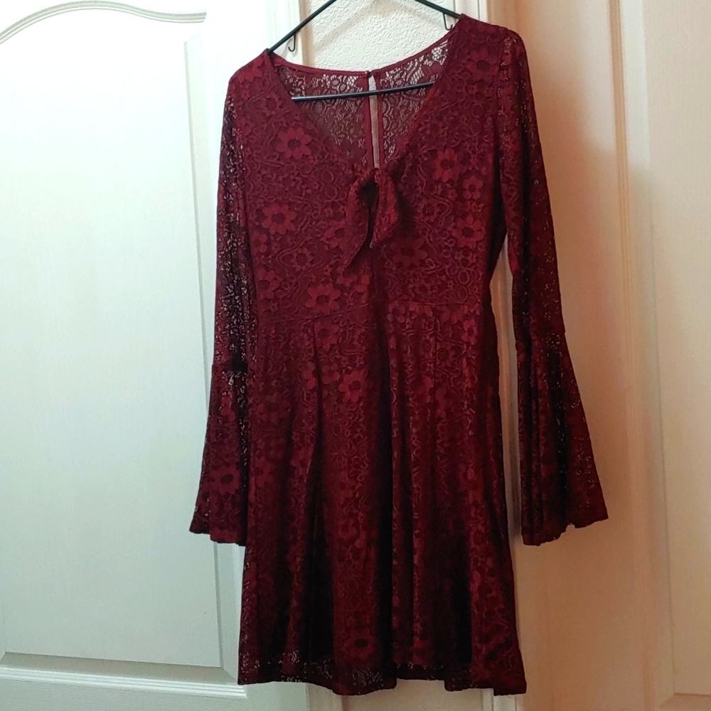 Burgundy lace Hollister dress